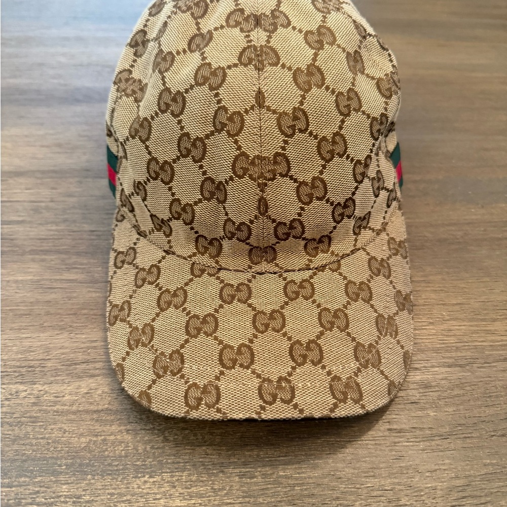 Gucci GG Canvas Adjustable Unisex Baseball Cap – Beige Web Detail – Size XL 60cm
